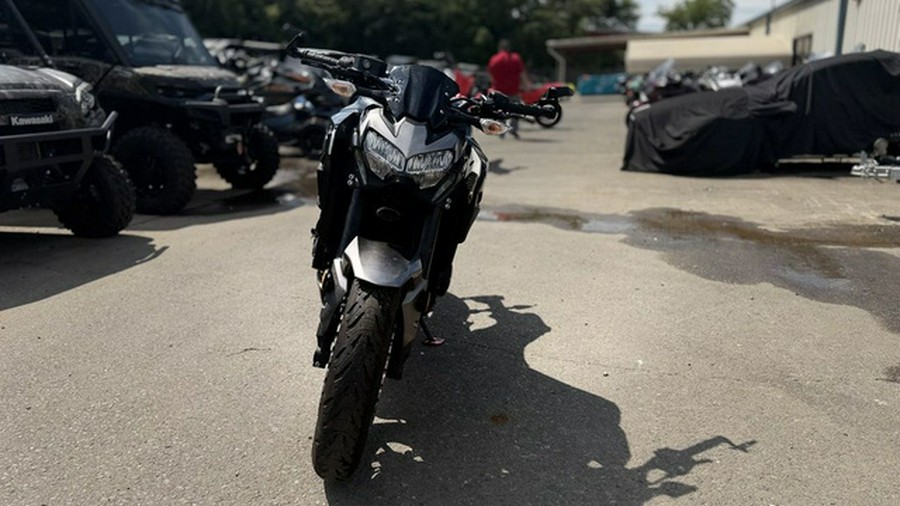 2023 Kawasaki Z900 ABS Metallic Black/Graphite Gray/Flat Black