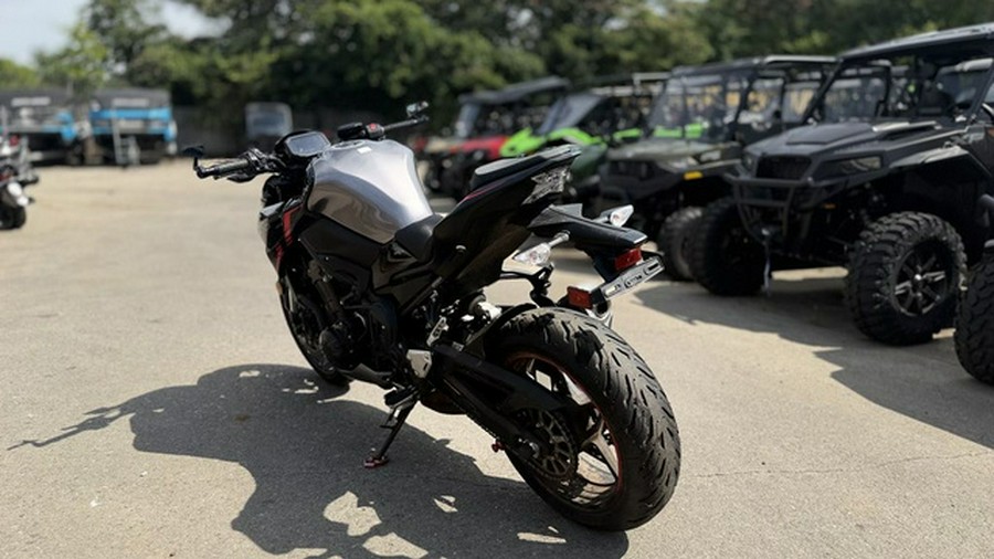 2023 Kawasaki Z900 ABS Metallic Black/Graphite Gray/Flat Black