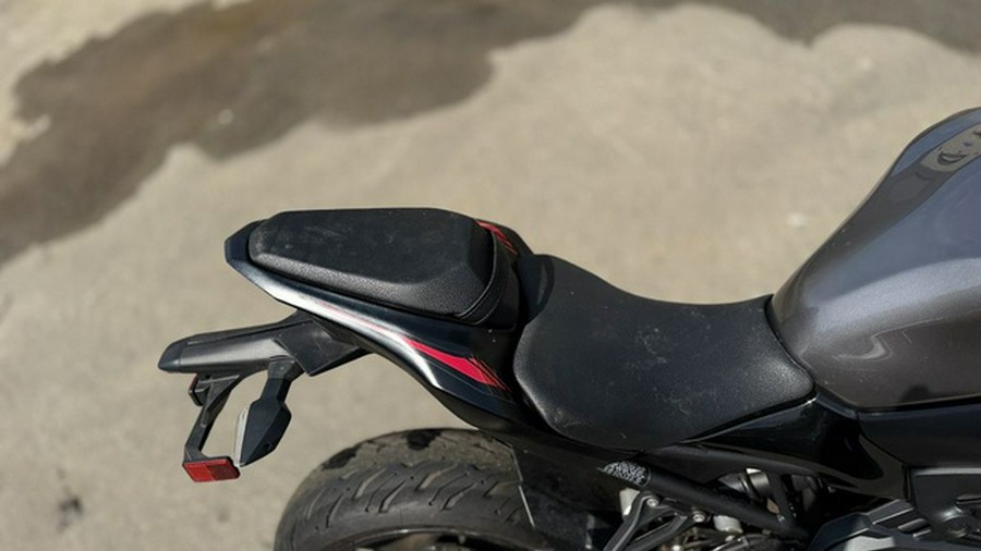 2023 Kawasaki Z900 ABS Metallic Black/Graphite Gray/Flat Black