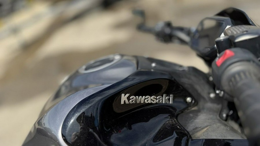 2023 Kawasaki Z900 ABS Metallic Black/Graphite Gray/Flat Black