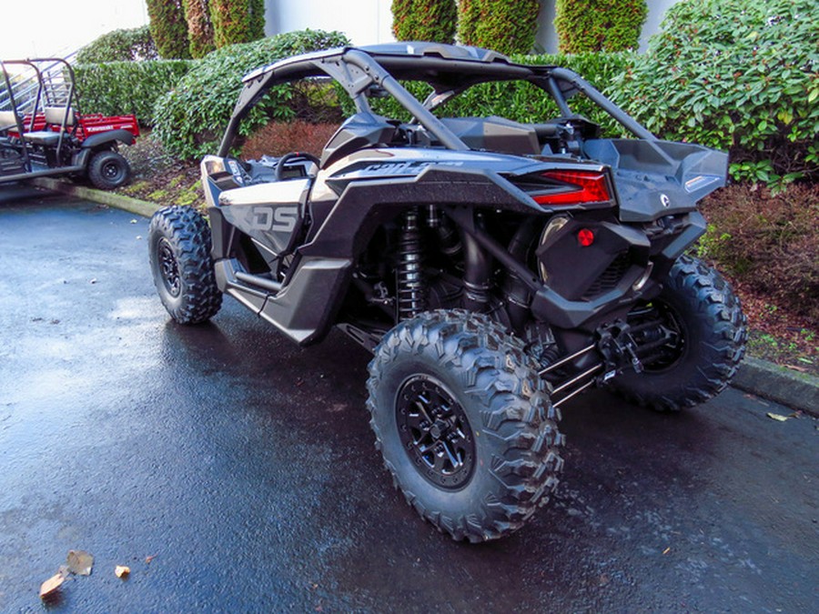 2026 Can-Am Maverick X3 X Ds Turbo RR Triple Black_4.5 In