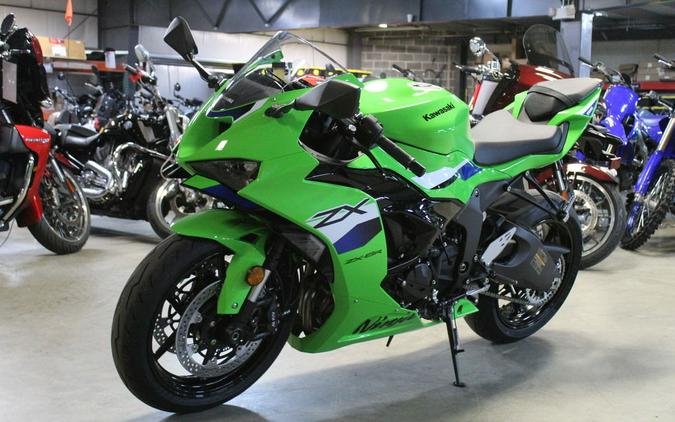 2026 Kawasaki Ninja® ZX™-6R Base
