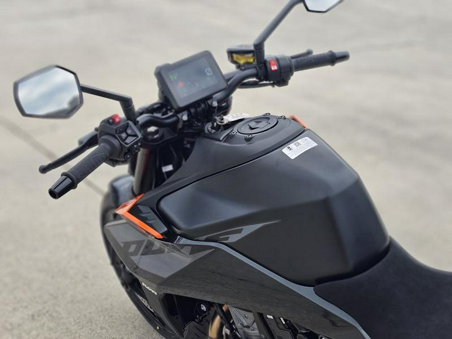 2024 KTM 990 Duke