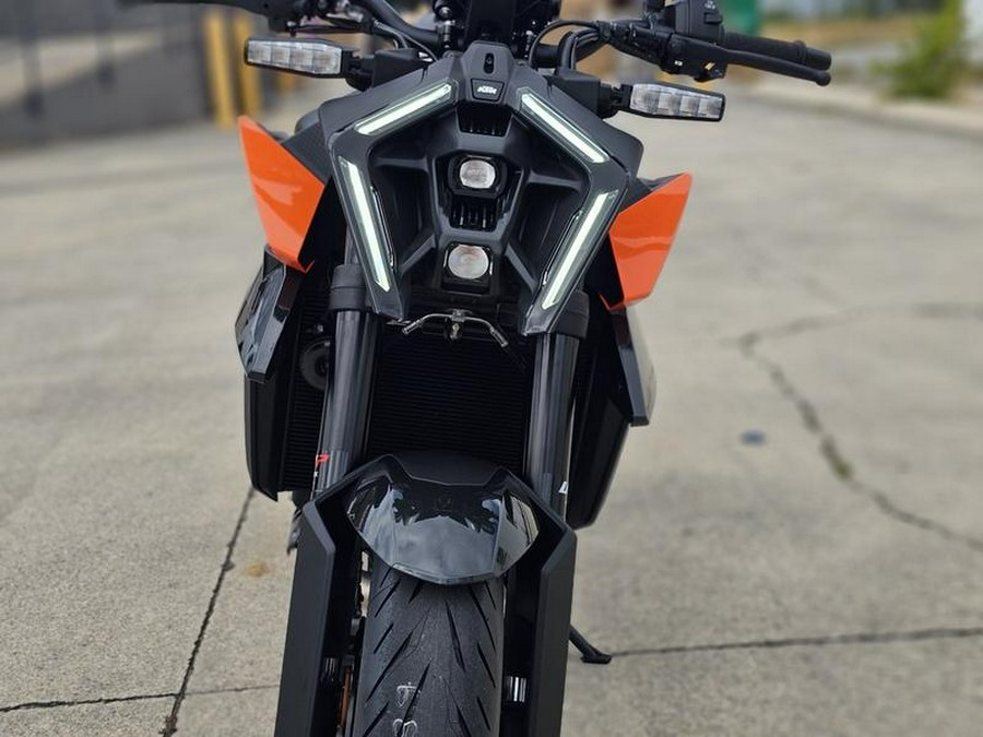 2024 KTM 990 Duke