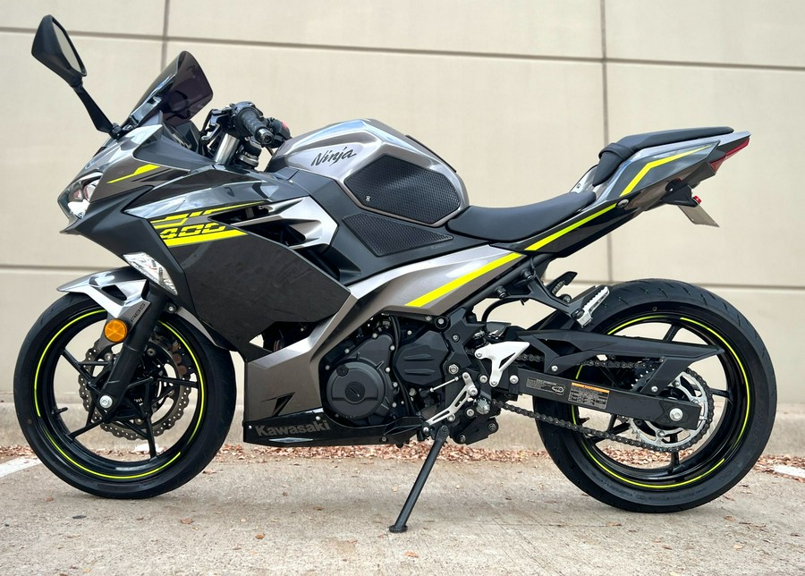 2021 Kawasaki Ninja 400 ABS