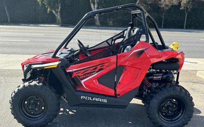 2025 Polaris RZR 200 EFI