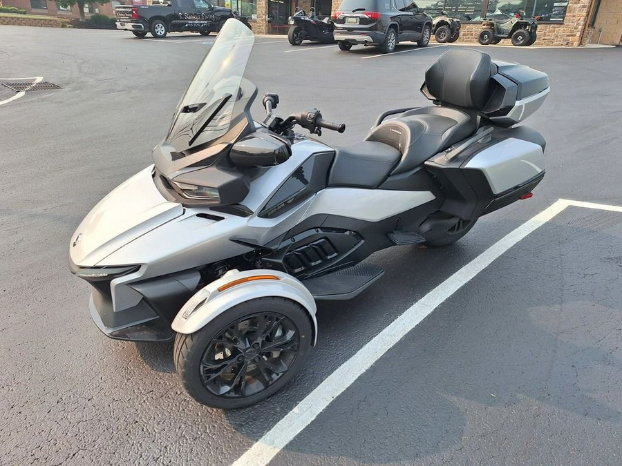 2025 Can-Am® Spyder RT Limited Dark Wheels