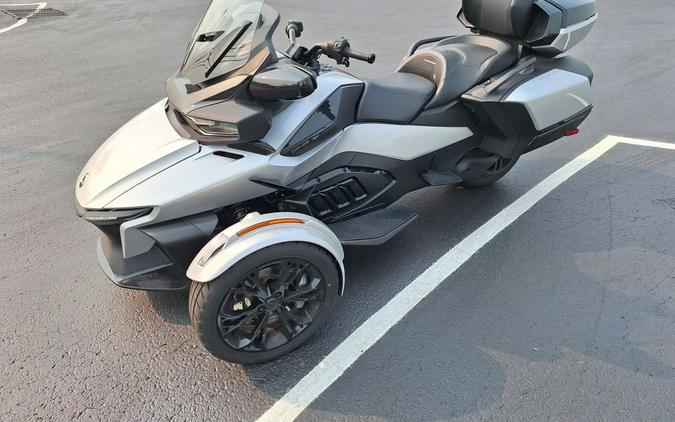 2025 Can-Am® Spyder RT Limited Dark Wheels