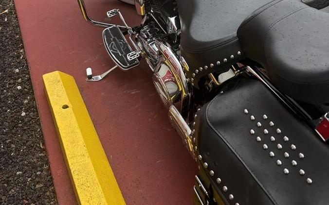 2001 Harley-Davidson® FLSTC - Heritage Softail® Classic