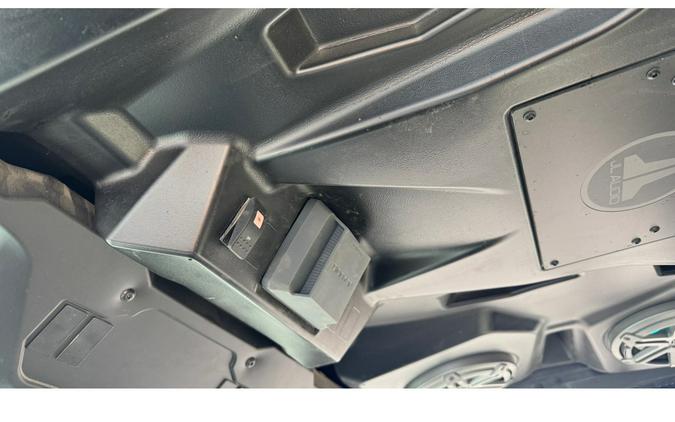 2025 Can-Am DEFENDER MAX HD10 LONESTAR