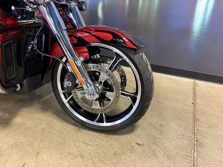 2022 Harley-Davidson CVO Tri Glide FLHTCUTGSE