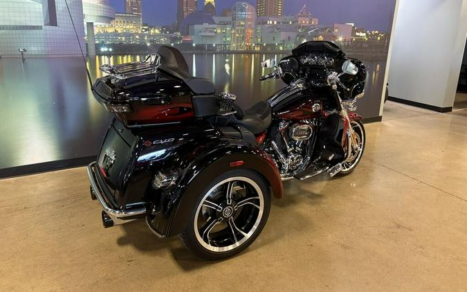 2022 Harley-Davidson CVO Tri Glide FLHTCUTGSE