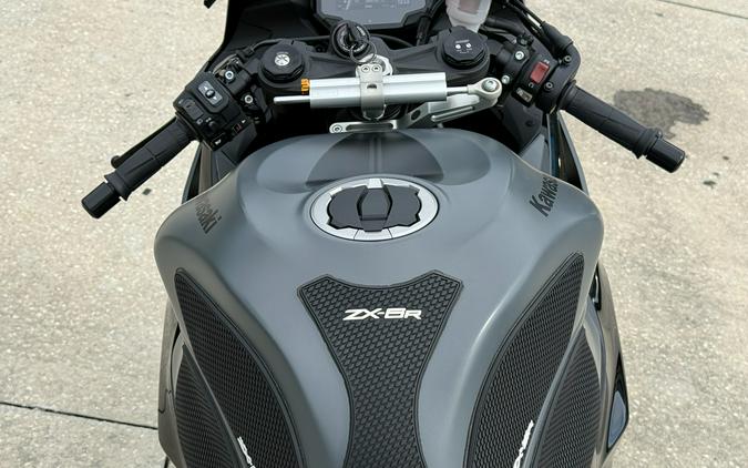 2025 Kawasaki Ninja® ZX™-6R KRT Edition ABS