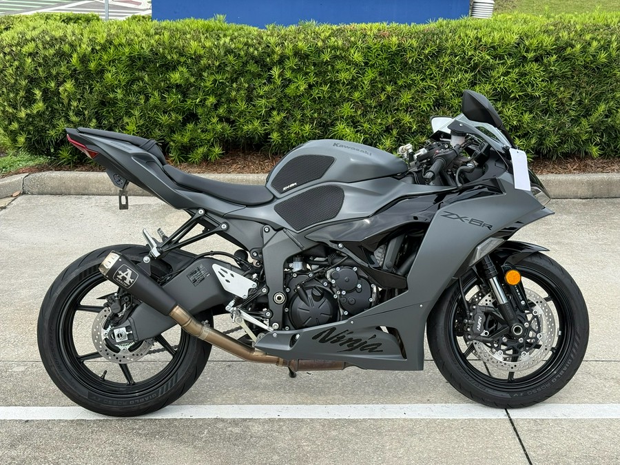 2025 Kawasaki Ninja® ZX™-6R KRT Edition ABS