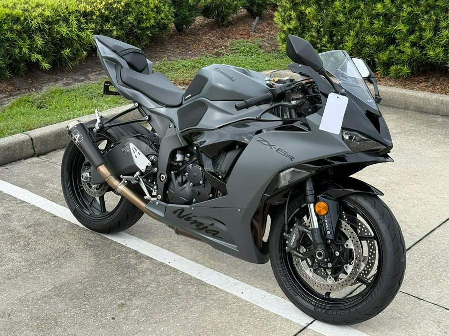 2025 Kawasaki Ninja® ZX™-6R KRT Edition ABS