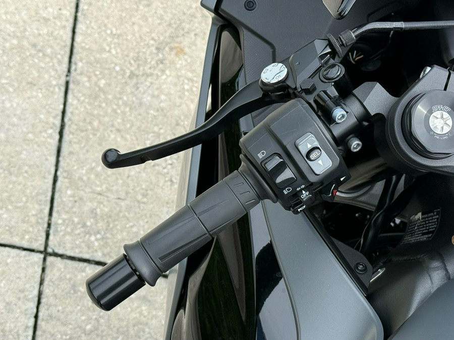 2025 Kawasaki Ninja® ZX™-6R KRT Edition ABS