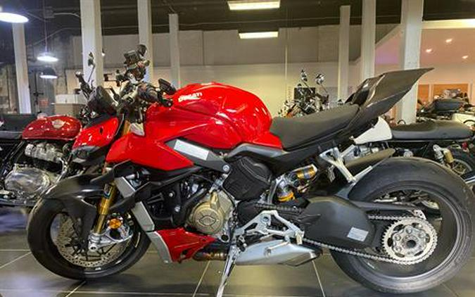 2020 Ducati Streetfighter V4 S Review (25 Fast Facts)