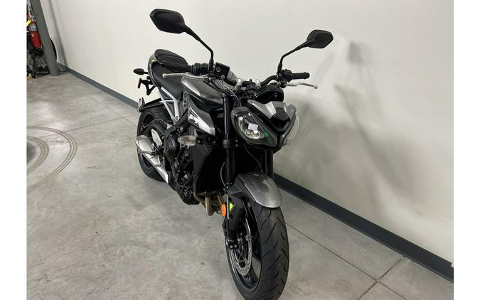 2024 Triumph Street Triple 765 R (Color)