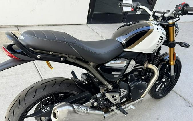 2026 Triumph Speed 400 Pearl Metallic WhitePhantom Black