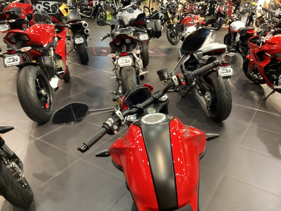 2024 Ducati Monster Plus