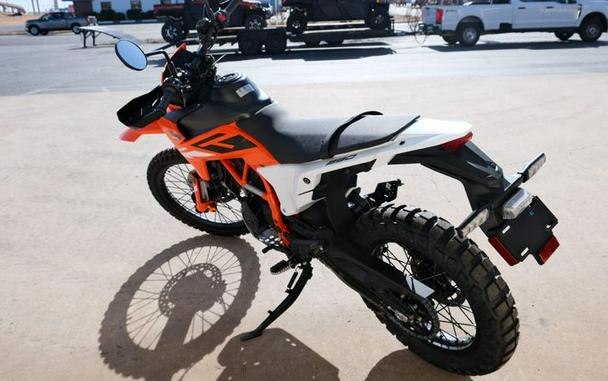 New 2025 KTM 390 ENDURO R