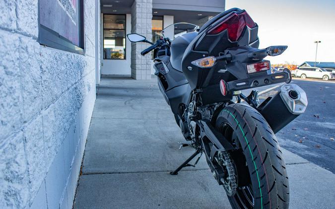 2026 Kawasaki Ninja® 500 ABS Metallic Flat Spark Black