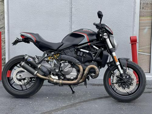 2020 Ducati Monster 821 Stealth Review (15 Fast Facts)