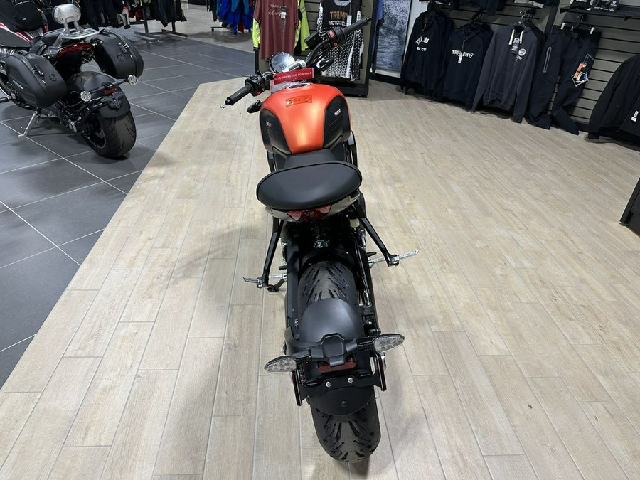 2023 Triumph Trident 660 Matte Baja Orange / Matte Storm Grey