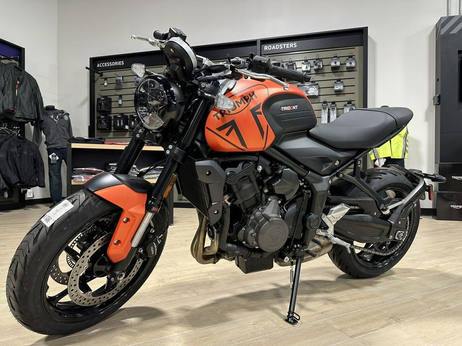 2023 Triumph Trident 660 Matte Baja Orange / Matte Storm Grey