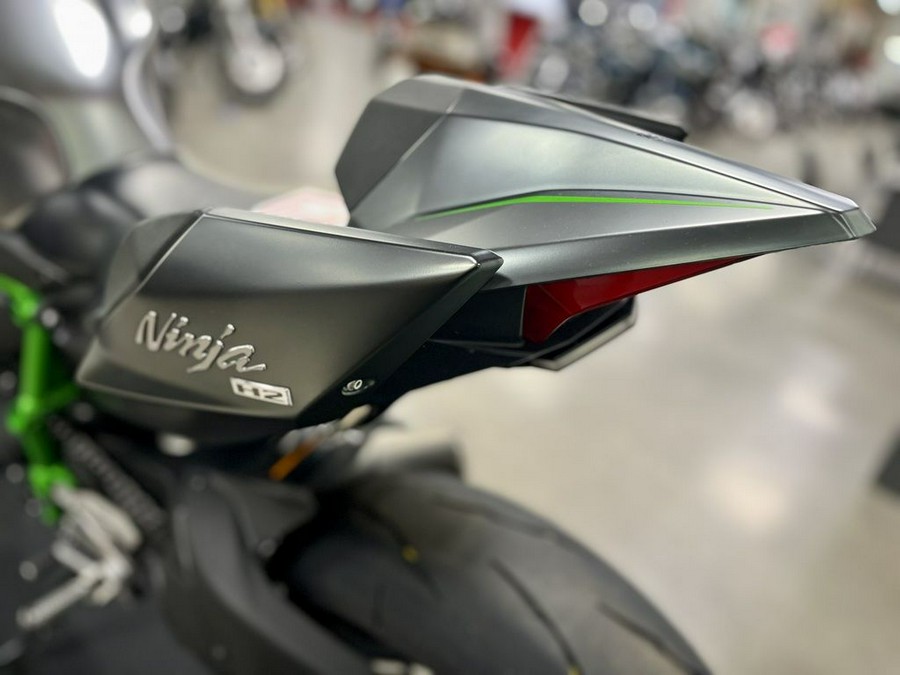 2022 Kawasaki Ninja H2® Carbon