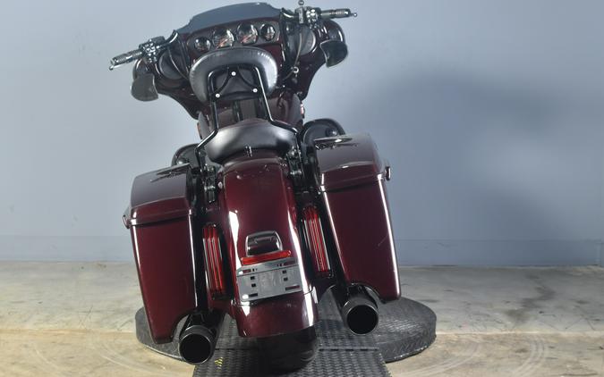 2019 Harley-Davidson CVO Street Glide Black Forest