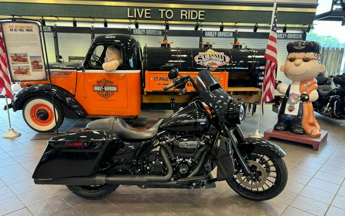 2017 Harley-Davidson Road King Special FLHRXS