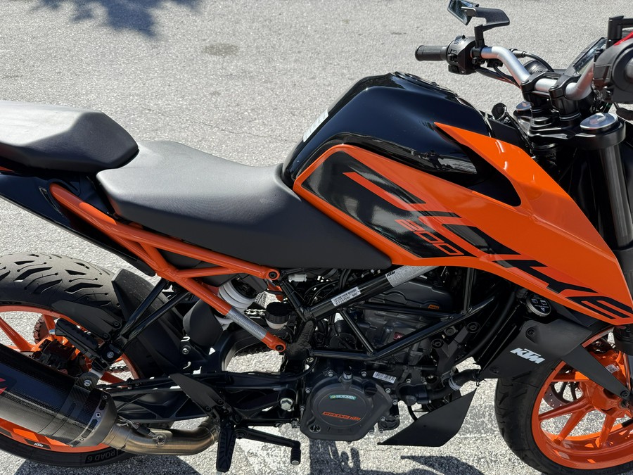 2023 KTM Duke 200