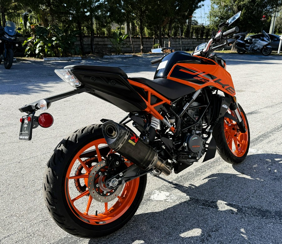 2023 KTM Duke 200
