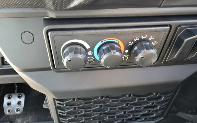 2026 Can-Am Defender MAX Lone Star CAB HD11