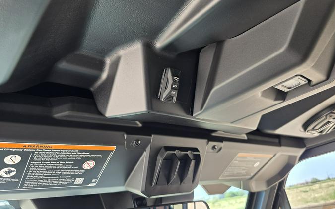 2026 Can-Am Defender MAX Lone Star CAB HD11