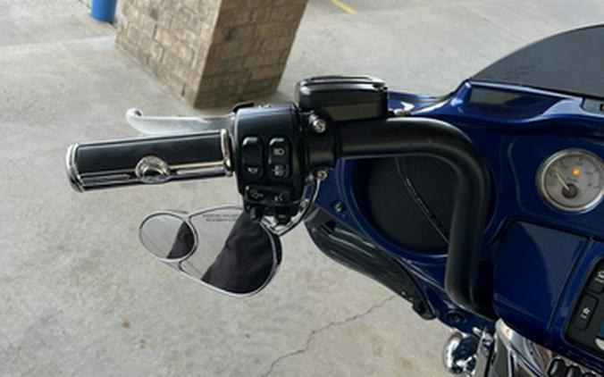 2017 Harley-Davidson FLHXS Street Glide Special