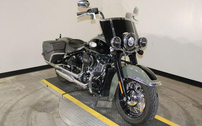 2021 Harley-Davidson® FLHCS - Heritage Classic 114