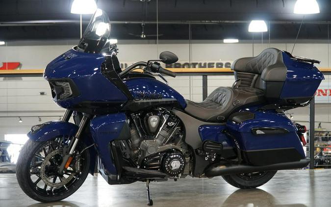 2024 Indian Motorcycle® Pursuit® Dark Horse® with PowerBand Audio Package Springfield Blue