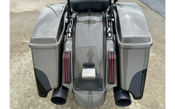 2014 FLHRSE CVO ROAD KING - Harley-Davidson®