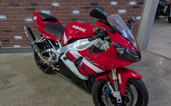 2000 Yamaha YZF-R1