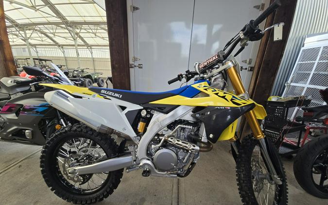 2024 Suzuki RM-Z450 First Look [with RM Army Kit]