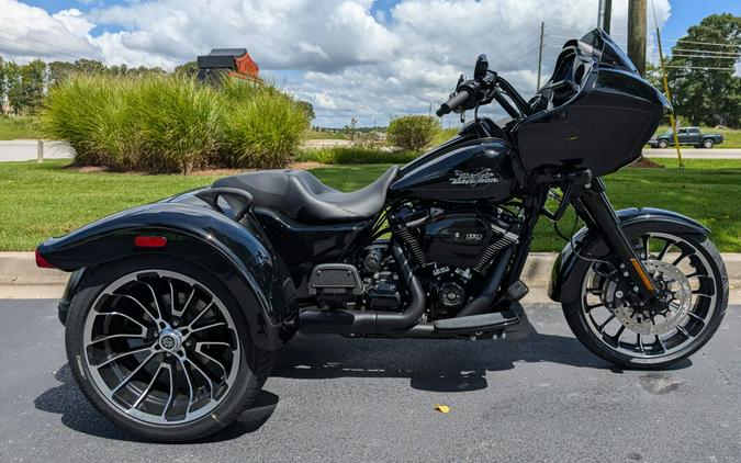 2024 Harley-Davidson Road Glide 3 Vivid Black