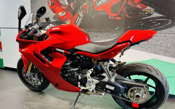 2024 Ducati Supersport 950 S Red