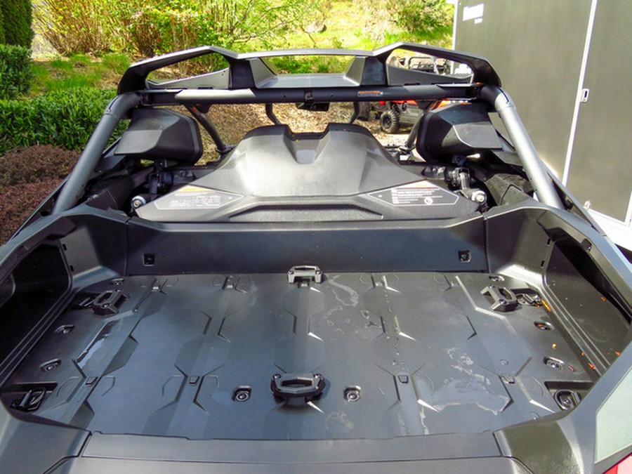 2027 Can-Am Maverick R X Rc