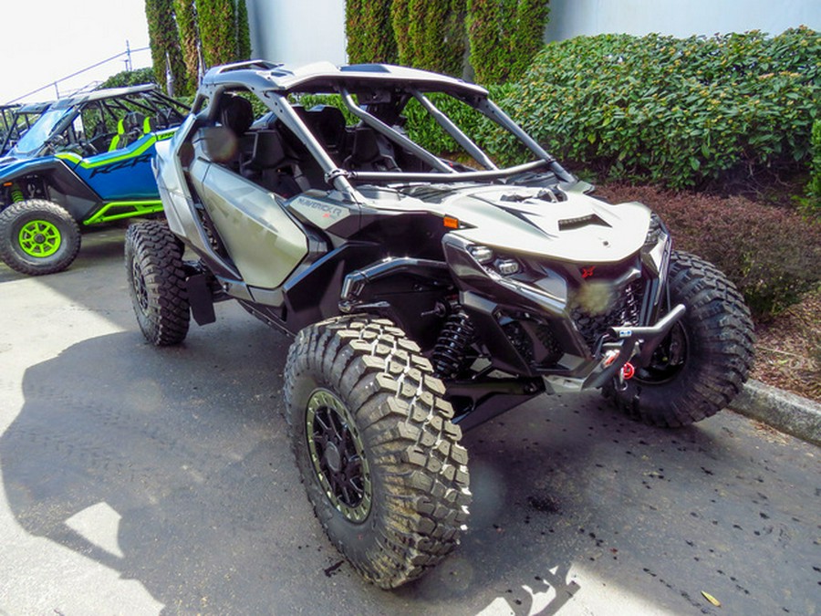 2027 Can-Am Maverick R X Rc