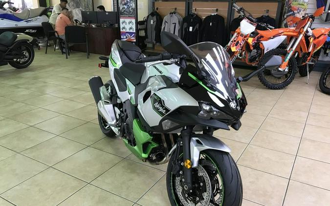 2024 Kawasaki Ninja 7 Hybrid First Look [12 Fast Facts; 40 Pics]