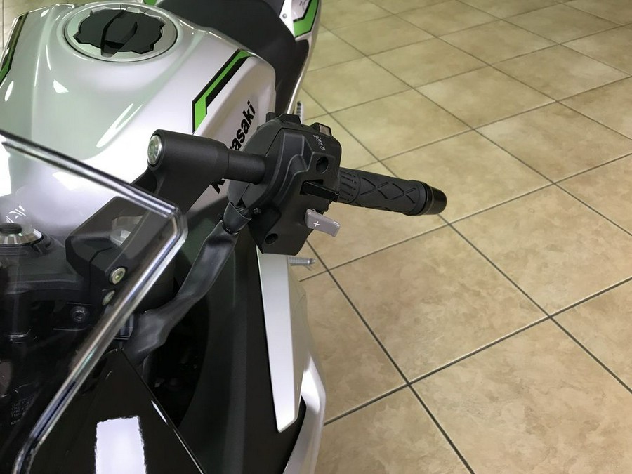 2024 Kawasaki Ninja® 7 Hybrid ABS