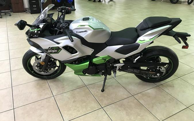 2024 Kawasaki Ninja® 7 Hybrid ABS