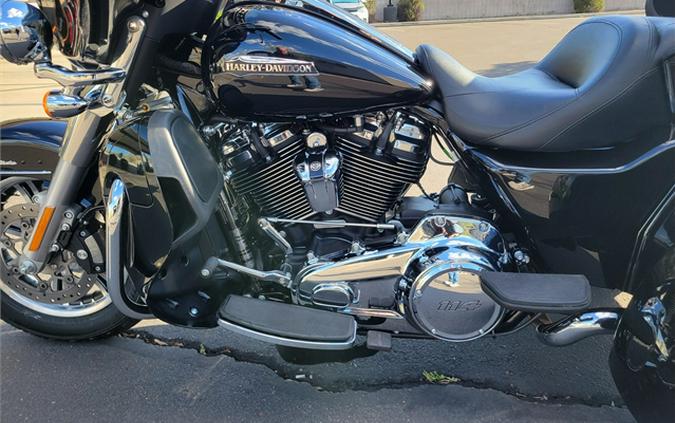 2021 Harley-Davidson FLHTCUTG Tri Glide Ultra Trike